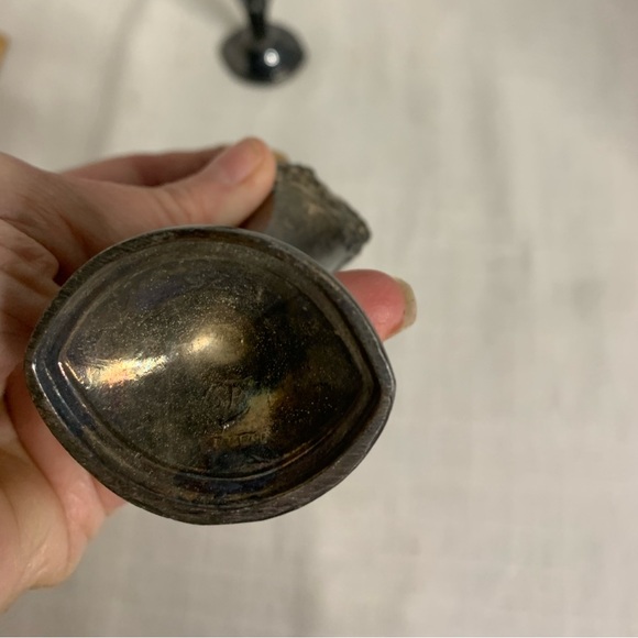 VIKING| Vintage Silver Plate Salt and Pepper Shakers - Picture 8 of 11